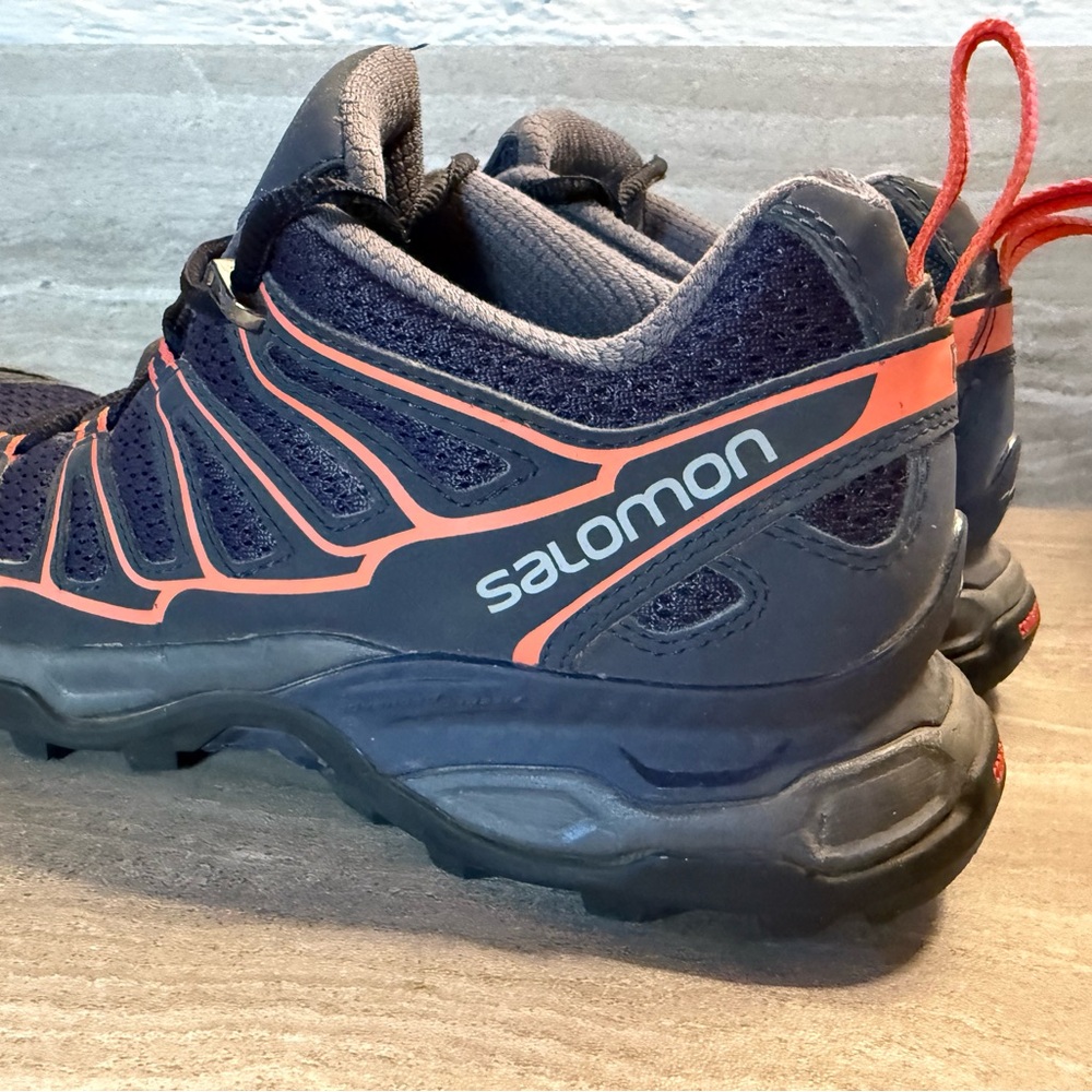 Kids Salomon trail running/ hiking shoes - size USA 5 camping - Picture 3 of 9